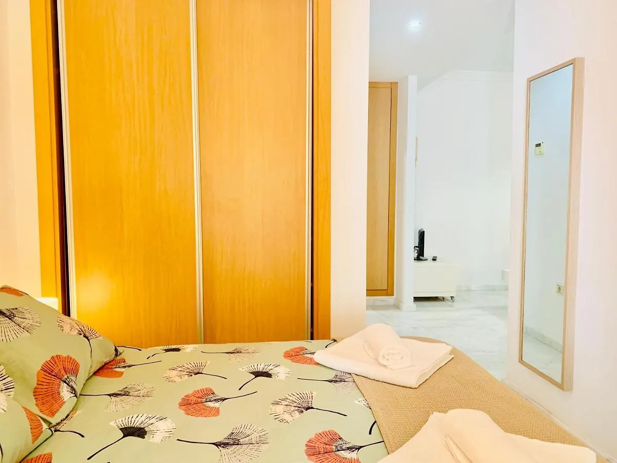Apartment Homely Malaga Parras Con Terraza Interior Y Parking Privado Bajo Suplemento